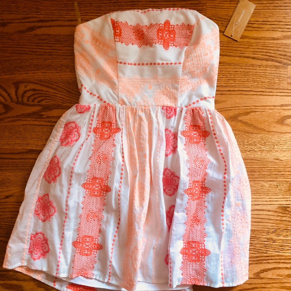 NWT - Francesca’s strapless coral and pink dress